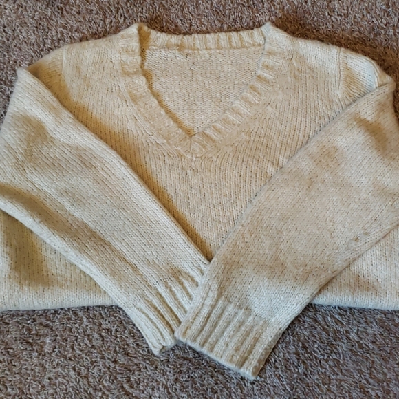 Ivory sweater - Picture 5 of 5